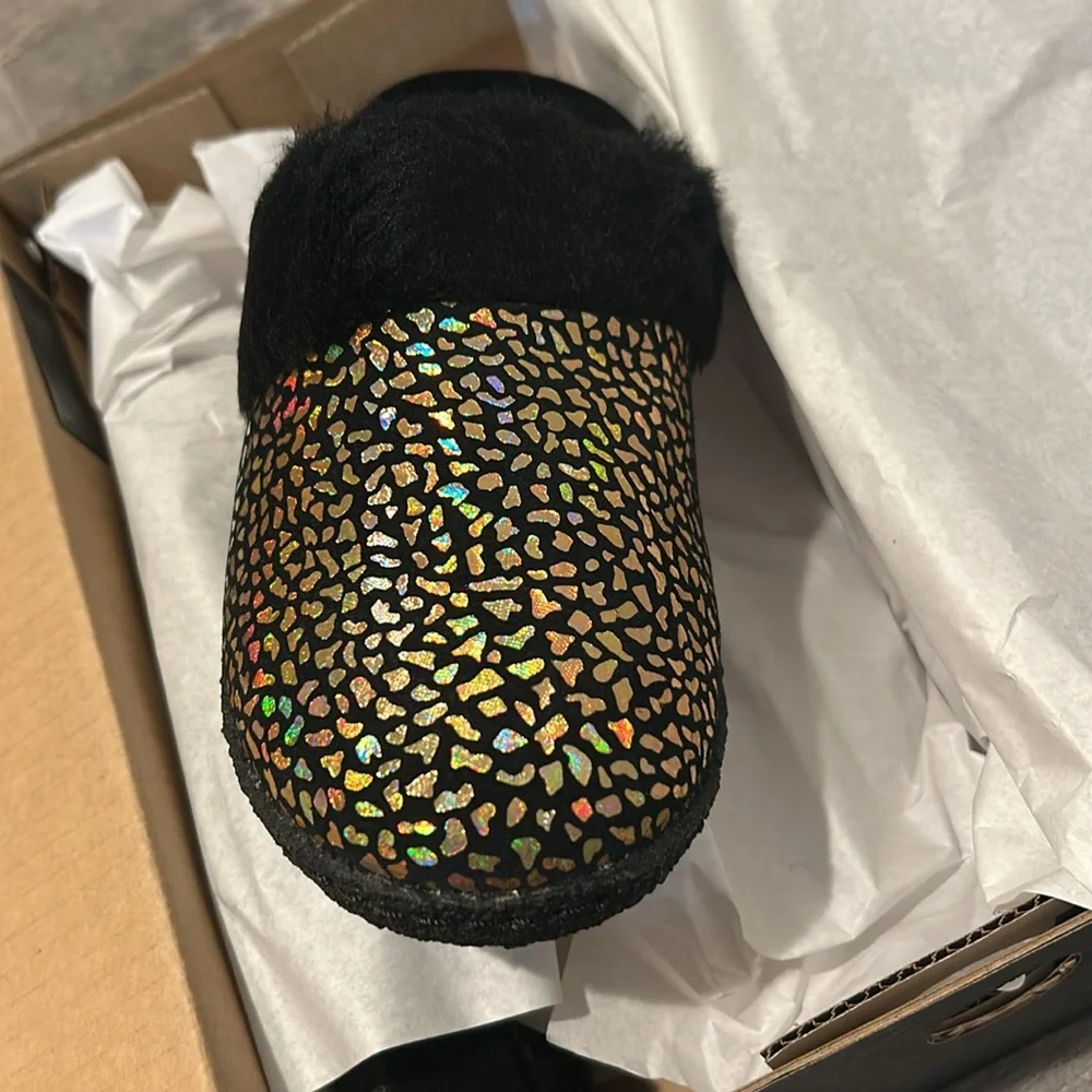 SOREL Youth Nakiska Slide II in Black and gold